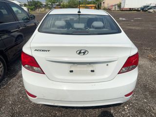 2016 Hyundai Accent SE - Exterior Rear Center Image